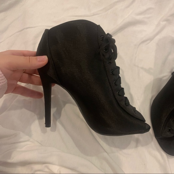 Lace up heels - Picture 2 of 4